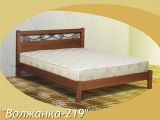 Кровать из массива березы с кованными элементами с